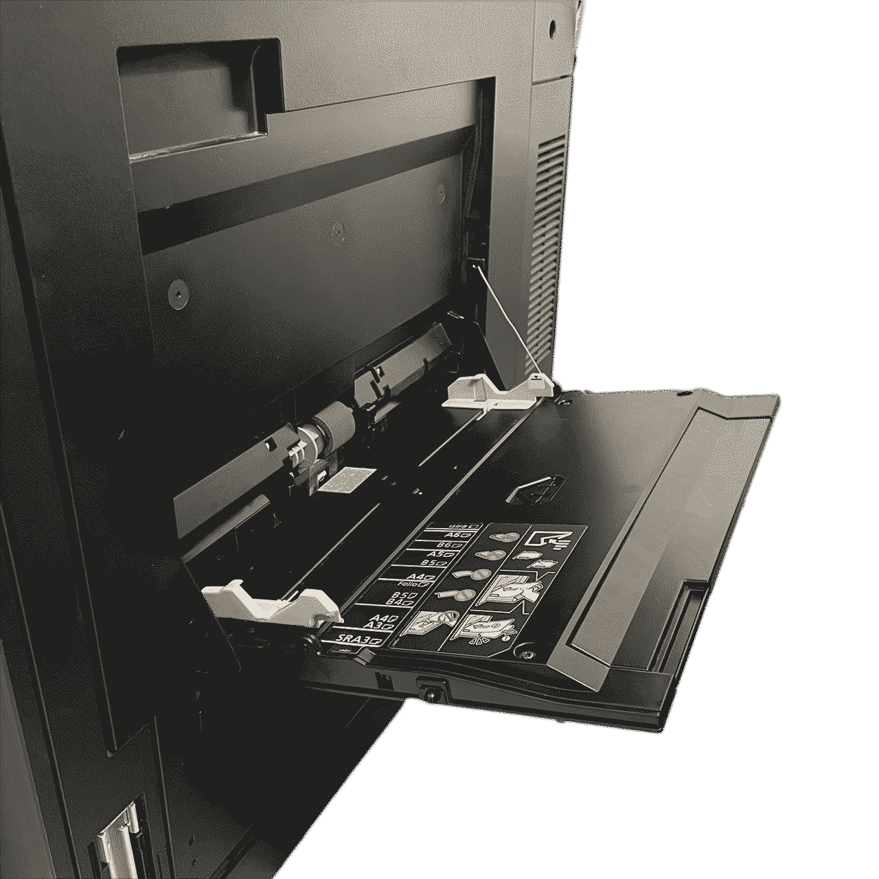 Die Öffnung der Universalzufuhr an der rechten Seite des Druckers